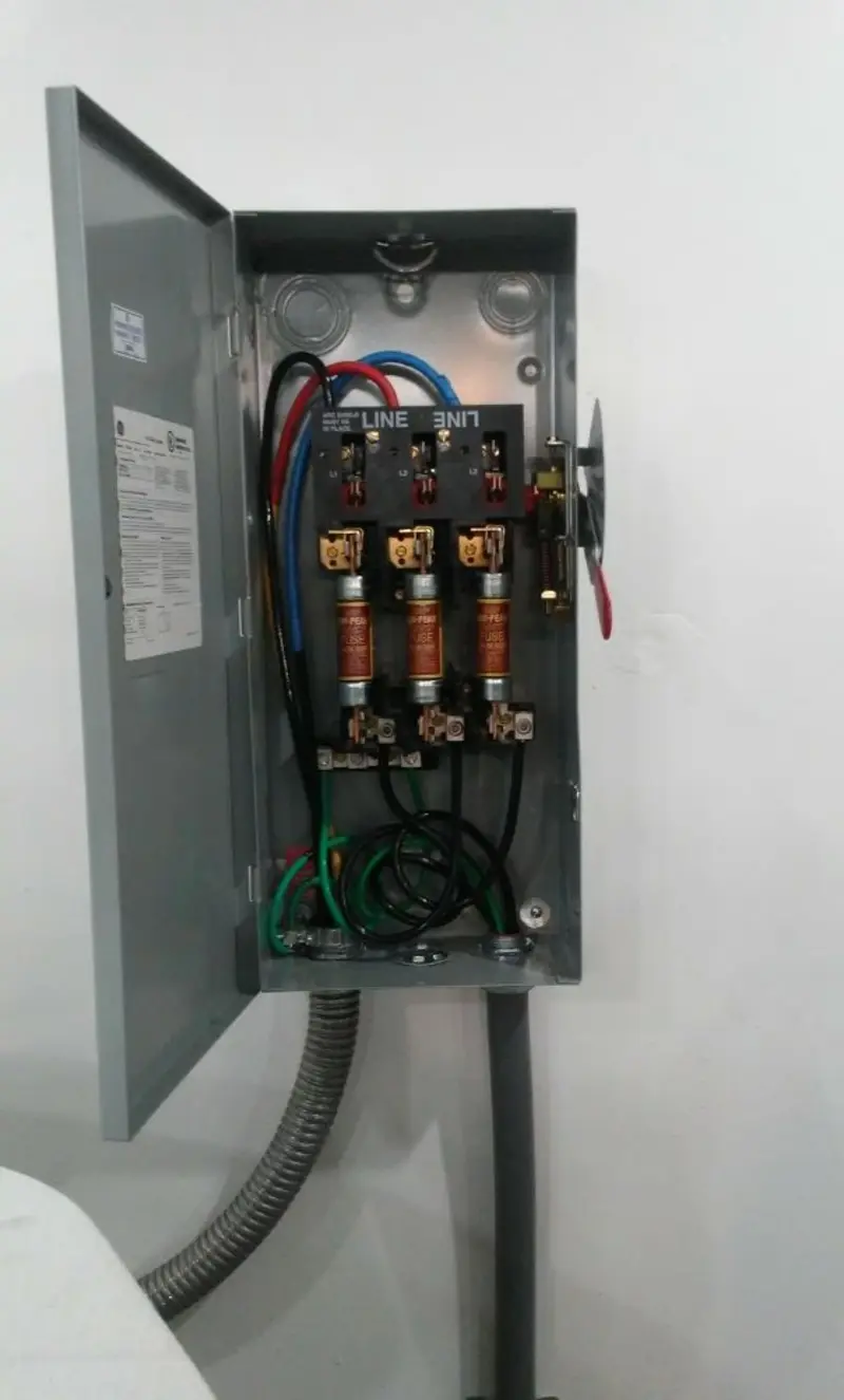 Three-phase disconnect switch installed for Electrical Wiring & Rewiring in Burkburnett